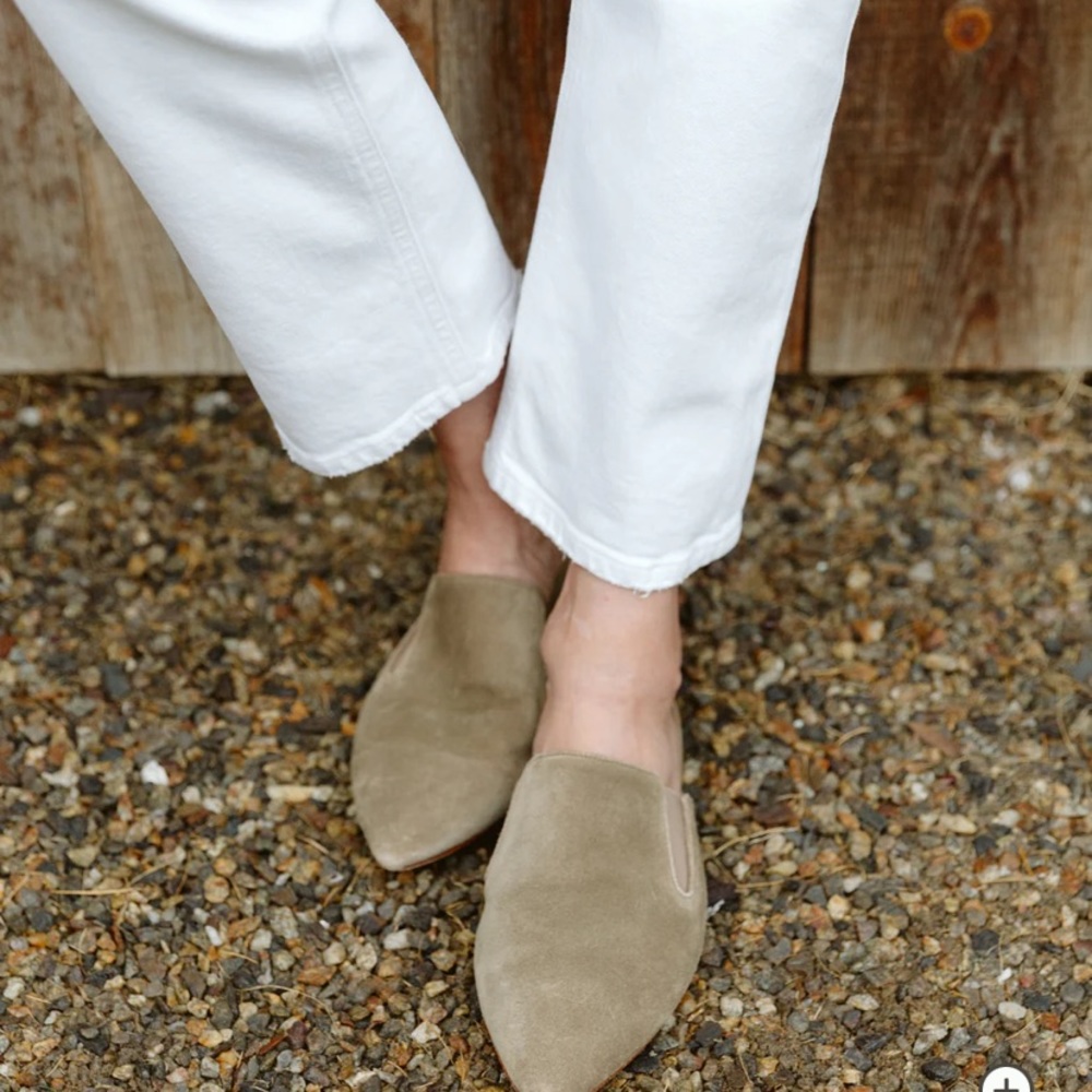 New, never worn Jenni Kayne suede mules.